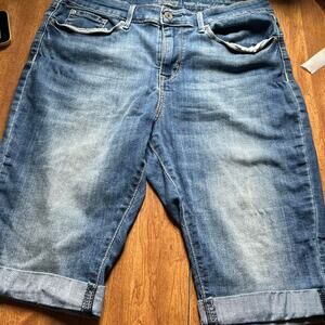 Lee signature size 16 modern skinny cropped shorts